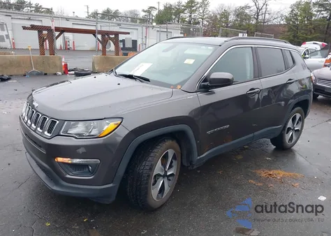 2018 Jeep Compass Latitude Fwd z USA, uszkodzony, nr VIN 3C4NJCBB1JT105718